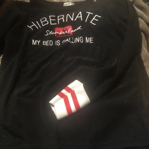 Size M sleep top from Ardene's - Picture 2 of 3